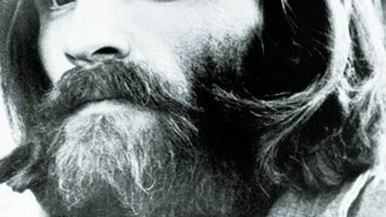 Charles Manson a luat-o razna in puscarie