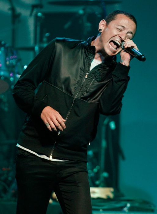 Prima reacţie a trupei LINKIN PARK, după ce solistul CHESTER BENNINGTON s-a sinucis. Lumea muzicală e în doliu! Ce a transmis RIHANNA