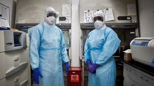Trei medici din Târgu Jiu s-au ales cu dosar penal, după ce au fugit din spital. Toți erau infectați cu COVID-19