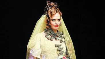 Manuela Harabor e nemultumita de felulin care arata la 43 de ani. Convinsa cu greu sa defileze