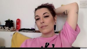 Incredibil ce a lăsat la vedere o femeie în timpul unei ședințe online cu șeful. Nu o să uite niciodată momentul jenant: ”Am murit puțin pe dinăuntru”