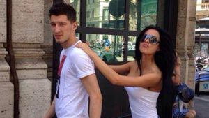 Imagine de milioane! Cum au fost fotografiati Daniela Crudu si Mihai Costea intr-un club! Ce ii facea bruneta fotbalistului