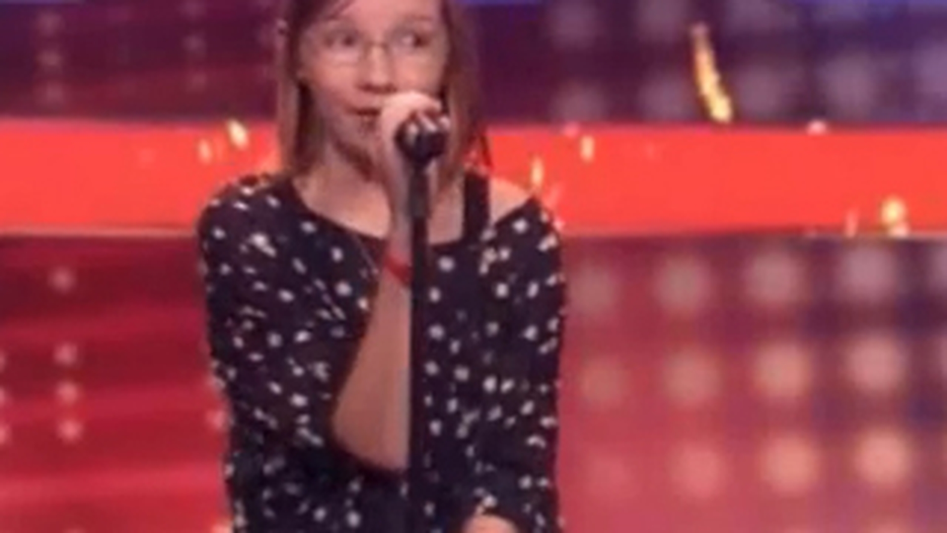 VIDEO Emotionant! O fetita de 13 ani a spulberat juriul la "Nemtii au talent" cu o melodie de-a lui Amy Winehouse