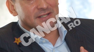 Ilie Dumitrescu s-a amuzat cand a auzit ca un tanar sustine ca este fiul lui: "Pana acum spunea ca este fanul meu, acum vad ca a avansat"