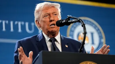 Donald Trump trimite 5.000 de pușcași marini în zona fierbinte a Strâmtorii Ormuz, după ce a proclamat războiul „câștigat”