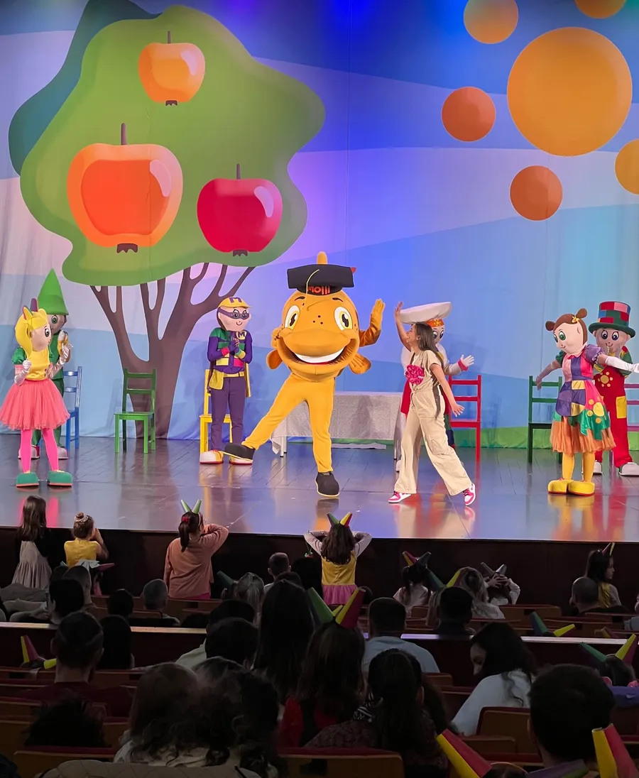 mirela retegan noua gasca zurli 8