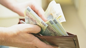 O tânără din Sălaj a vrut să-şi vândă bebeluşul cu 15.000 de lei
