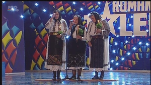 Moment sobru la Românii au talent! Trei bocitoare l-au jelit pe Mihai Petre cu lumânările în mână. Vezi cum a reacţionat el