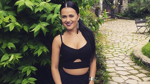 DEEA de la INSULA IUBIRII, schimbare de look cu ocazia Crăciunului! S-a fotografiat alături de mama ei, iar fanii au înroşit butonul de like!