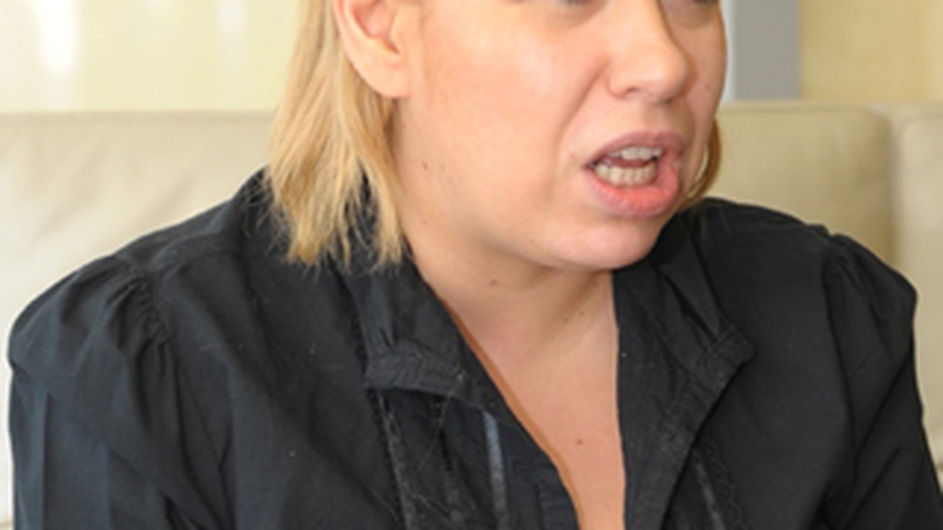 Oana Roman nu se mai uita la televizor! "Mai bine ma apuc sa citesc"