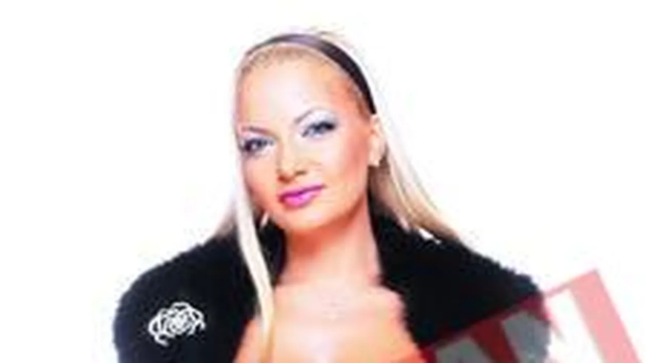 Andreea si-a facut album de 20.000 de euro din banii castigati cu trupa Andre