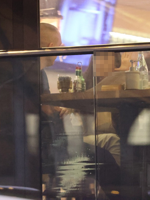 Vlad Obu și bruneta au trecut mai întâi pe la restaurant (Foto: CANCAN.RO)