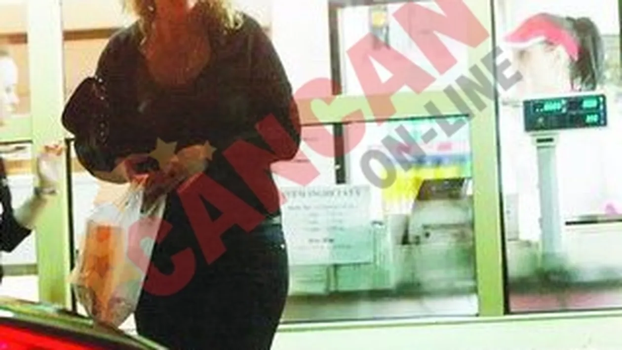 Isi hraneste sotul cu fast-food