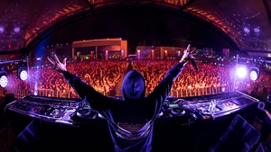 Alan Walker va susține cel mai exclusivist DJ-set în Rave Plane la SAGA Festival 2023