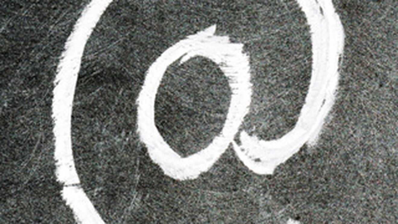 BUZZ, vrei sa fii sotia mea? Casatorii in direct, pe messenger, la Starea Civila din Iasi!