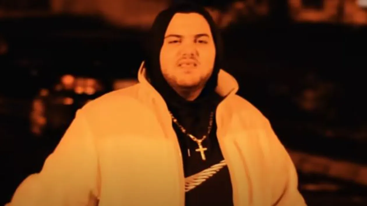 Cine este, de fapt, Alberto Grasu? Din ce face bani tânărul care a vandalizat o pensiune de Revelion