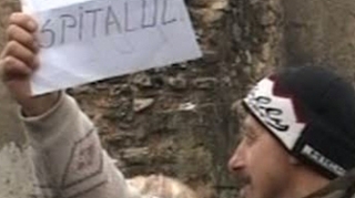 Sute de oameni au blocat DN 1 si s-au imbrancit cu jandarmii nemultumiti de inchiderea spitalelor