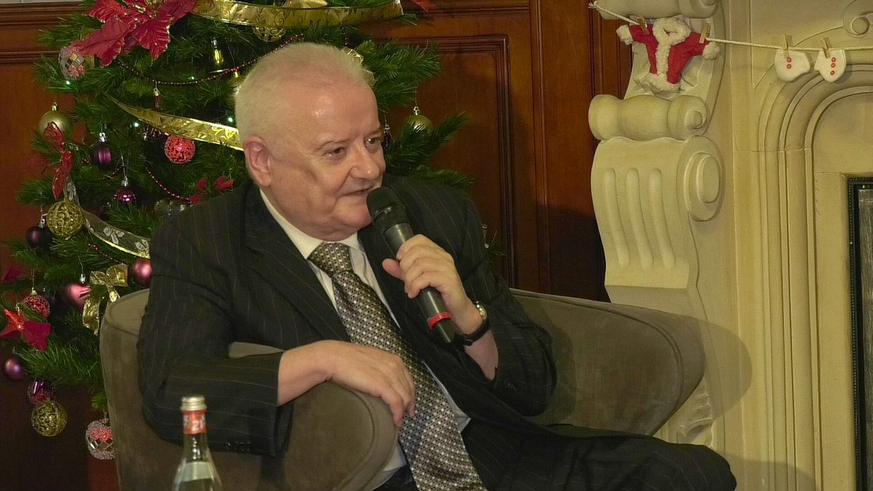 Irinel Columbeanu a lansat cartea "Istoriile unui vehement. Ipocrația"