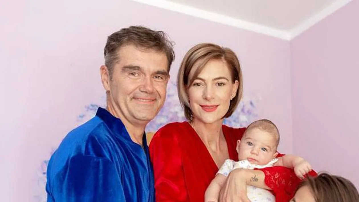 Cum a apărut îmbrăcată Roxana Ciuhulescu cu doar câteva ore înainte de nuntă: “Direct în rochie de mireasă”. Azi se căsătorește cu tatăl copilului ei, Silviu Bulugioiu