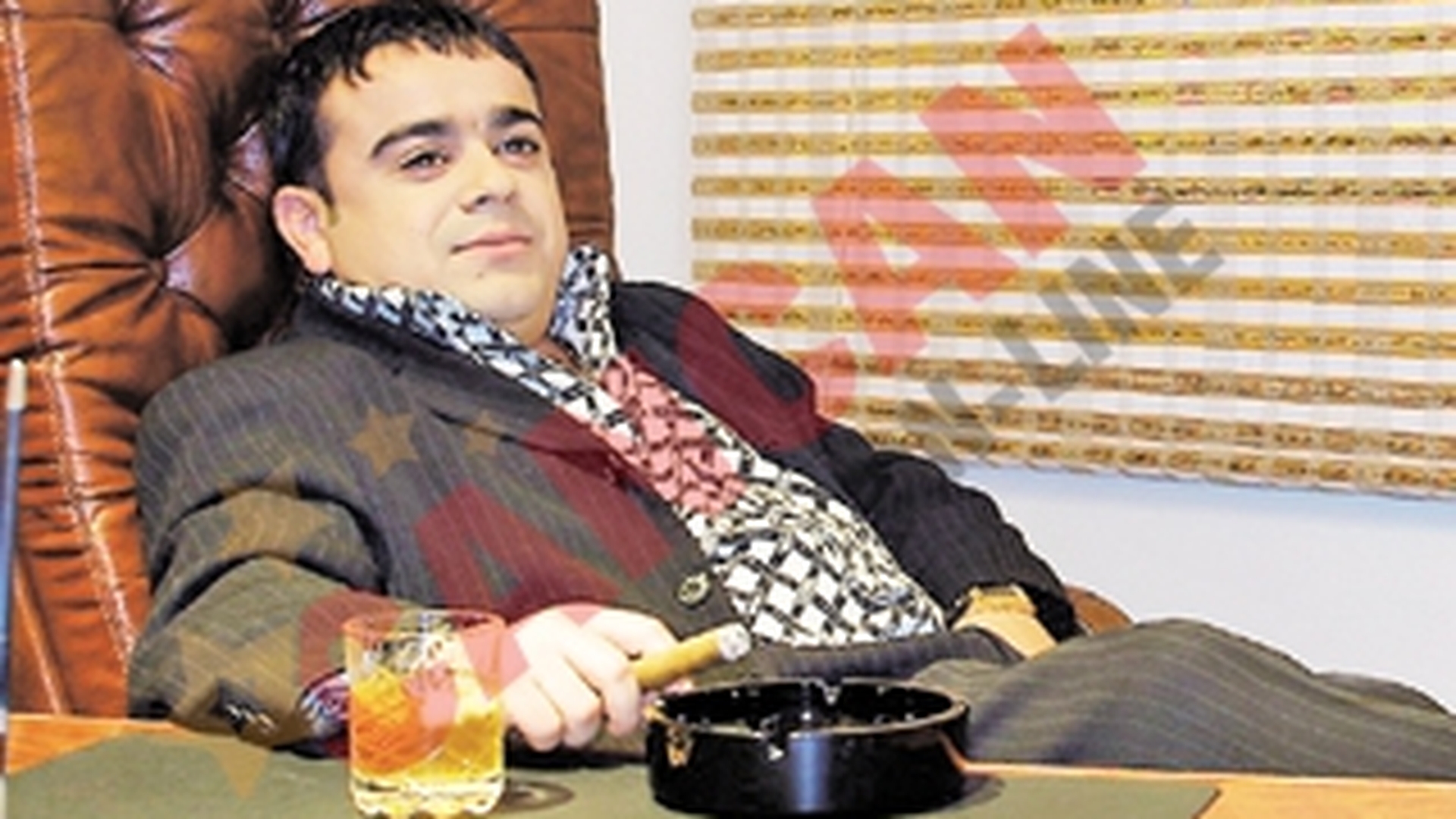 Adrian Minune acuzat ca nu a platit o sampanie! "O sampanie este prea ieftina pentru preludiul lui Adrian!"