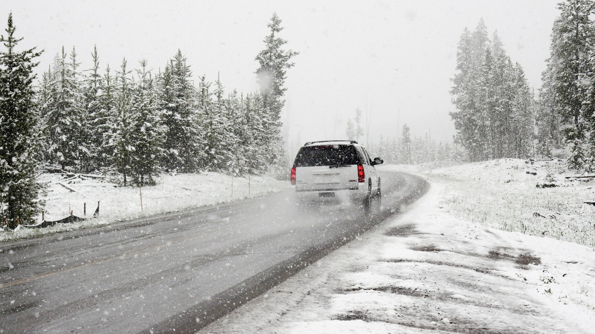 România, lovită de un val de aer rece din Scandinavia și Câmpia Rusă. Meteorologii anunță ninsori și viscol