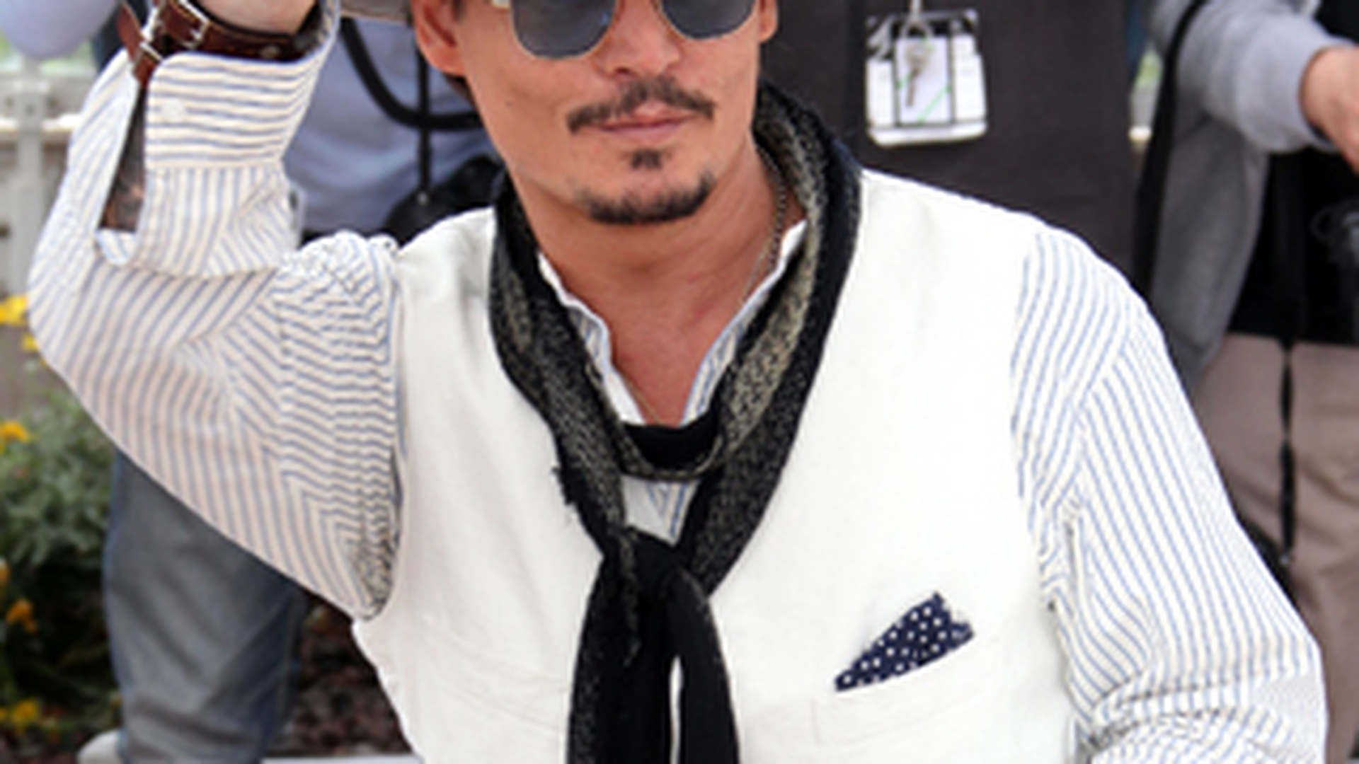 Johnny Depp ii dedica lui Heath Ledger o parte din insula sa privata!