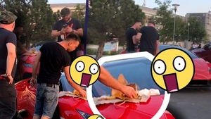 Au mâncat ca ”șantieriștii” pe capota unui Lamborghini de 200.000 €!