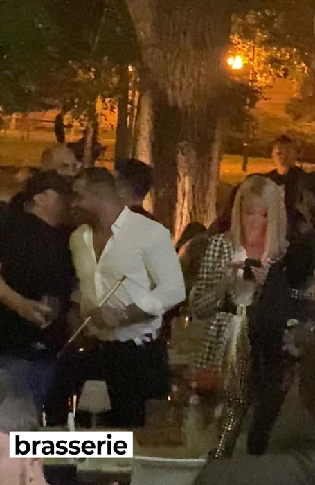 Alex Bodi și Bianca s-au distrat cu prietenii la Brasserie