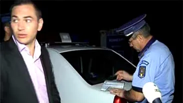 Imagini incredibile! Fostul profesor de religie acuzat de viol a depus plangere dupa ce a fost amenintat! Se teme sa mai iasa din casa fara bodyguard!