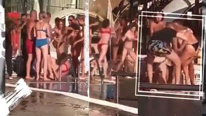 Bătaie generală, cu pumni și picioare, la o celebră piscină din Capitală. O fată a fost lovită cu sălbăticie în plină figură, de un tânăr, până a rămas nemișcată