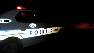 Doi poliţişti din Vâlcea au fost bătuţi în trafic, după o urmărire cu nouă focuri de armă