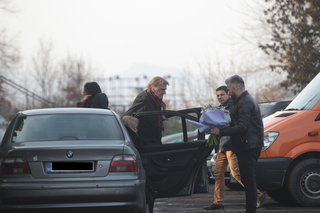 Într-un final, s-a ridicat din mașină