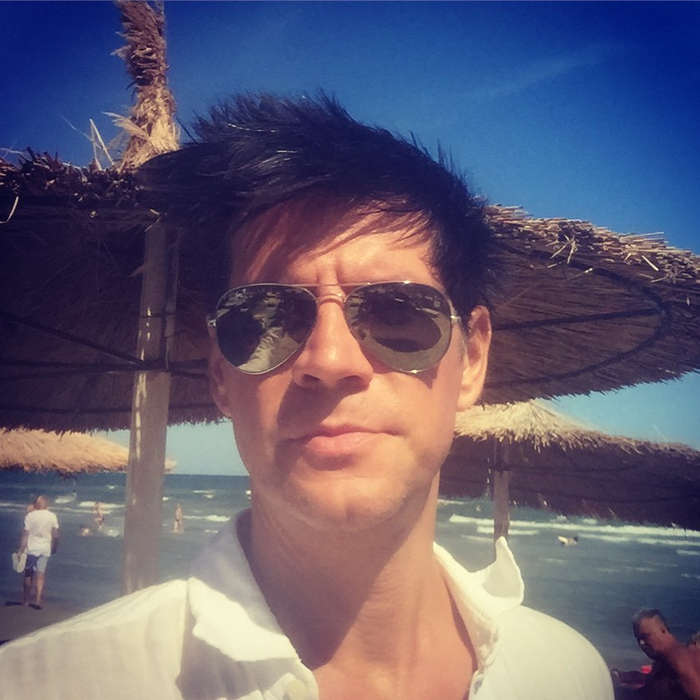 Cum arată și cu ce se ocupă acum Daniel Robu. În 2000, când cânta cu Silvia în De La Vegas, era unul dintre cei mai apreciați artiști și doriți burlaci din România