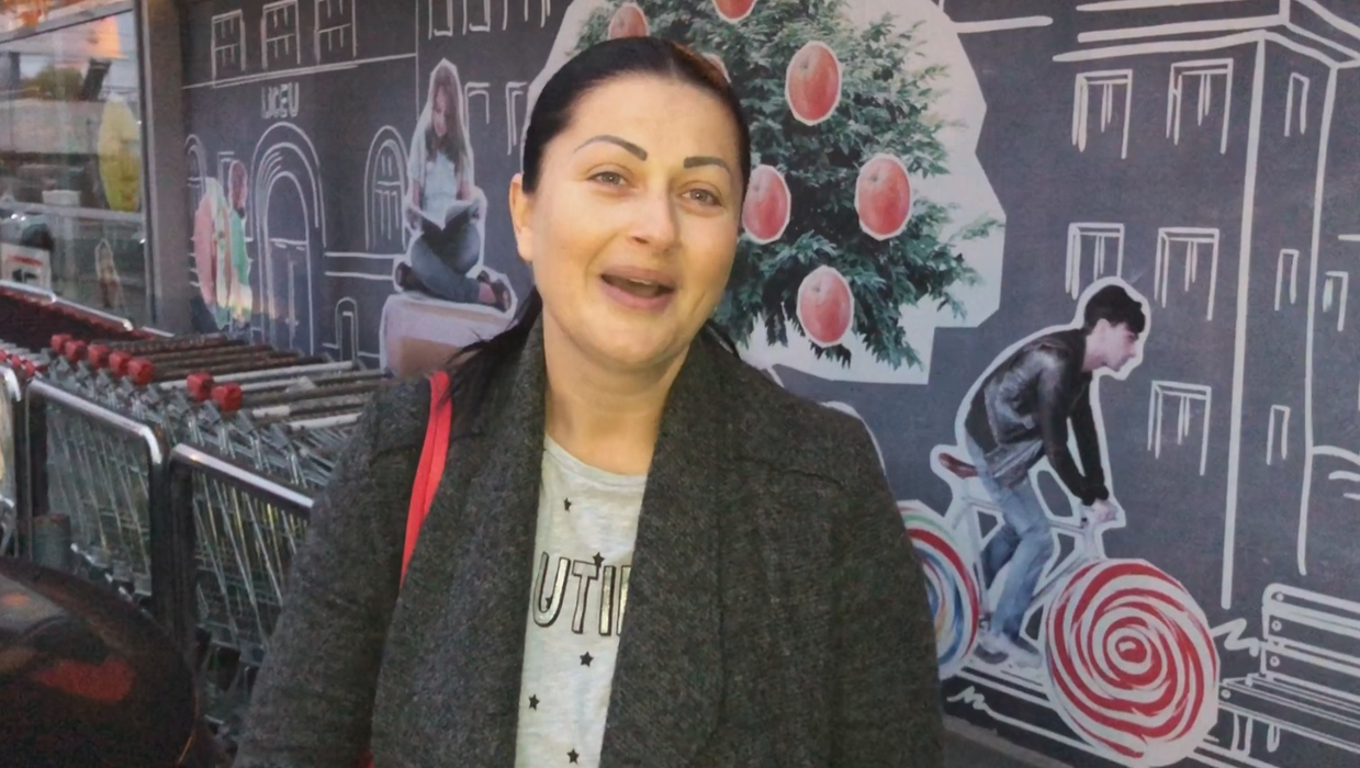 Gabriela Cristea a avut grijă să asigure o seară romantică şi nu a uitat de soţ, căruia i-a cumpărat o sticlă cu vin