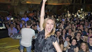Adela Popescu a facut furori la Madrid, alaturi de DJ Project! Afla ce parere are despre publicul roman