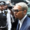 Ce pedeapsă a primit Chris Brown, după ce a lovit un producător muzical într-un club din Londra