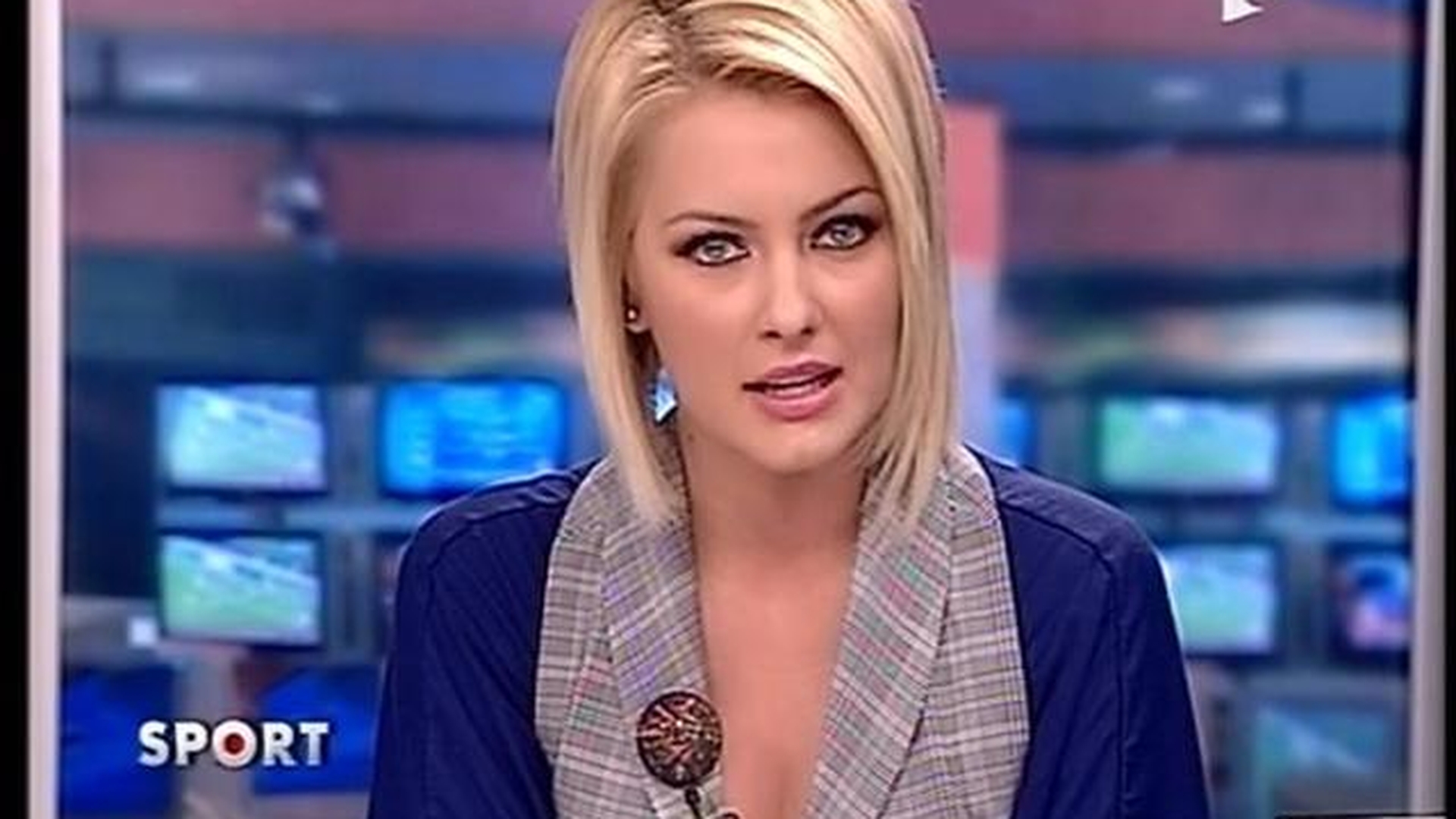 Viata secreta de dinainte de casatorie a unei blonde celebre! Depresiva, se vedea atat de grasa, incat statea incuiata in casa!