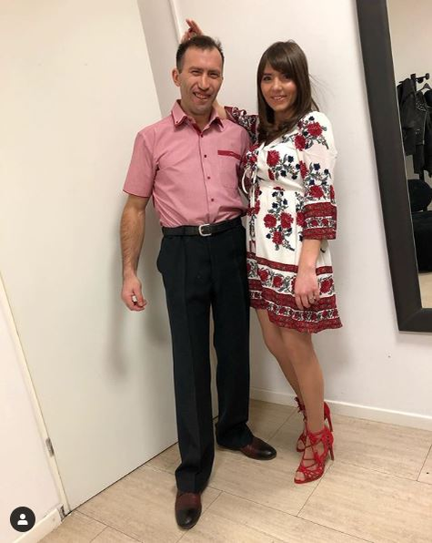 Românii sunt revoltați! Ce job susține că are Vulpița. Unde zice că lucrează “vedeta” de la Antena 1