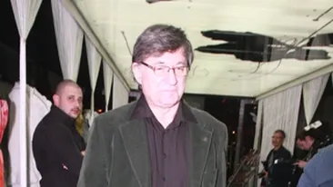 Pentru a-si onora publicul, actorul Serban Ionescu a urcat pe scena dupa o operatie dificila la coloana!