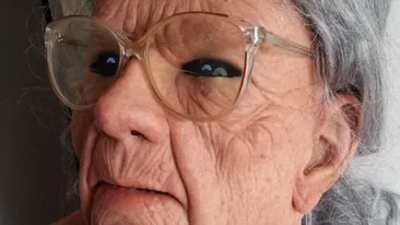 Realitatea din spatele chipului acestei batrane te va lasa fara cuvinte! Nu te poti gandi ca este posibil asa ceva!