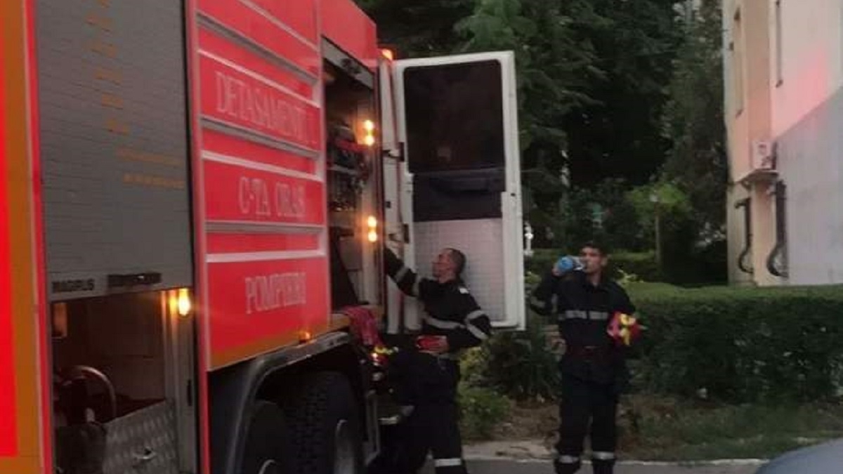 O garsonieră din Slatina a explodat, în urma unui incendiu! Doi oameni au ajuns la spital în stare gravă!
