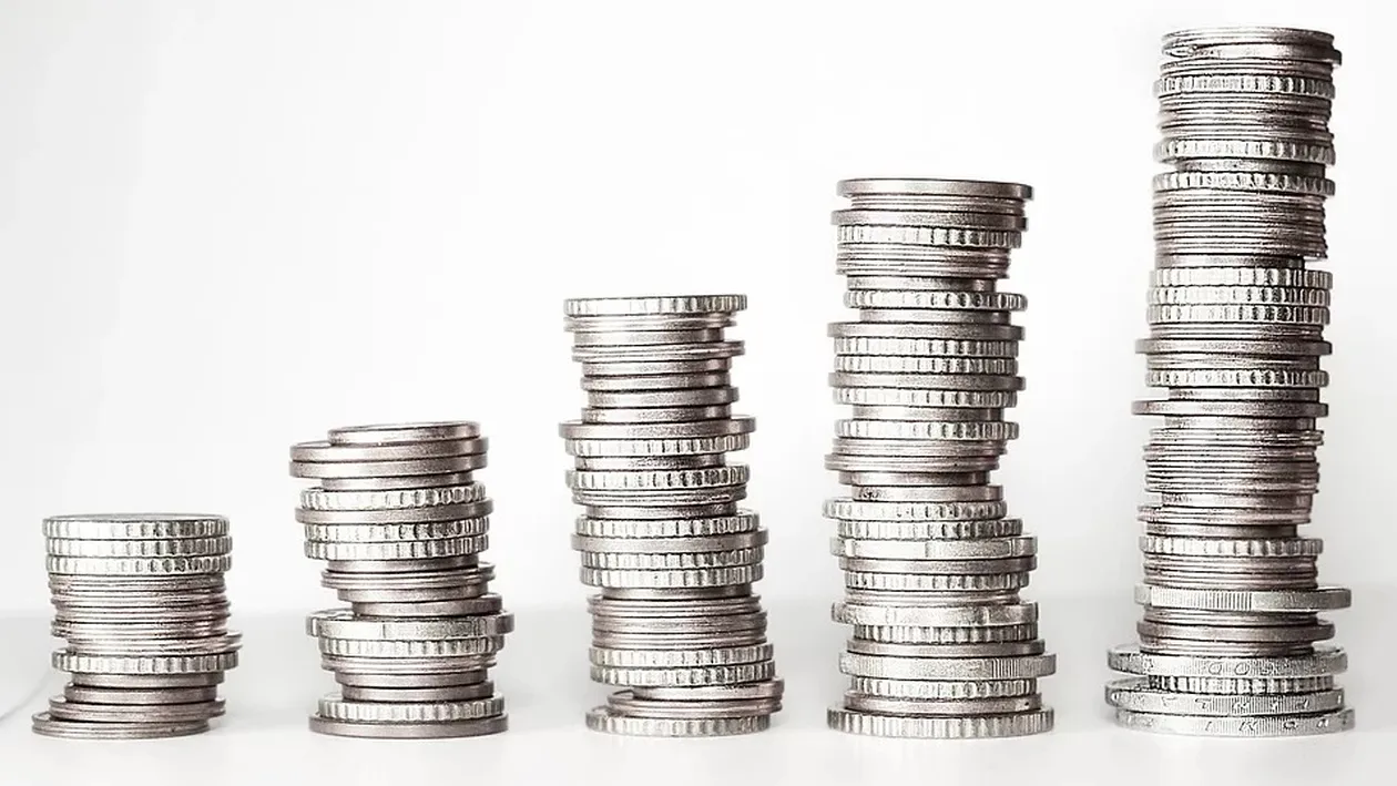 Curs valutar 4 decembrie 2019. Câți lei costă un euro și un dolar