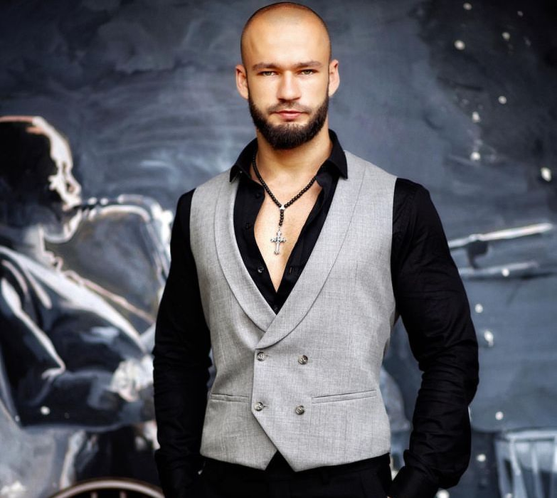 amato Zaharia și slăbiciunile lui în materie de femei. (sursă - social media).