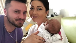 Gabriela Cristea, prima ieșire cu fetița nou-născută! Cum au fost filmate cele două