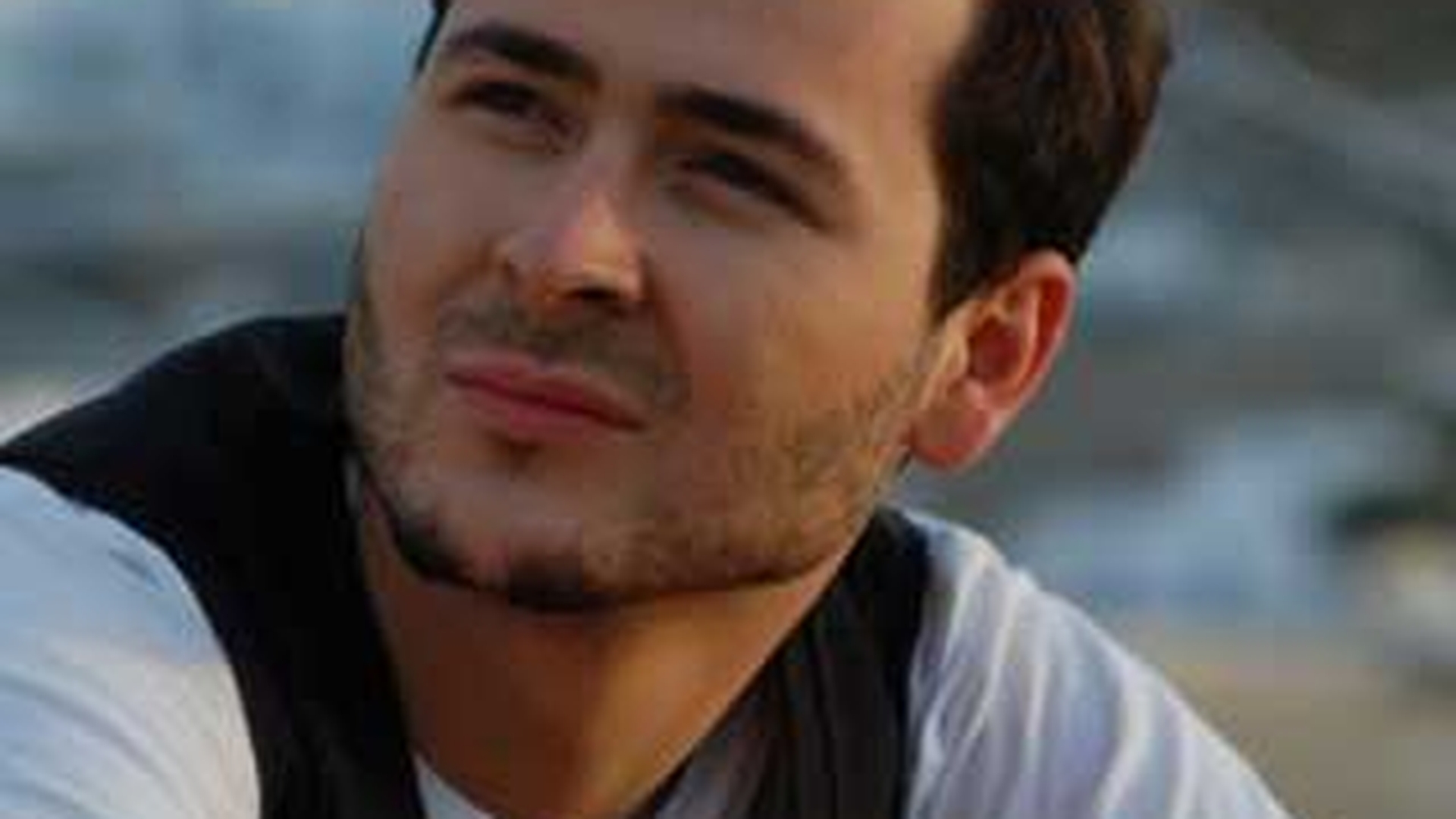 Edward Maya rupe topurile in America de Nord!