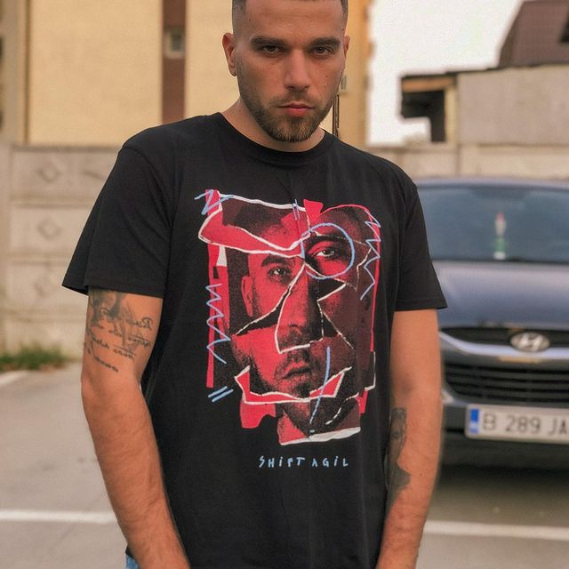 Shift susține faptul că nu are vocea unui lăutar / (Sursa: Instagram)