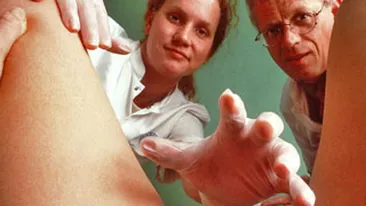 Nenorocita pe viata!Un ginecolog i-a perforat  uterul dupa ce i-a facut un chiuretaj desi nu era insarcinata!