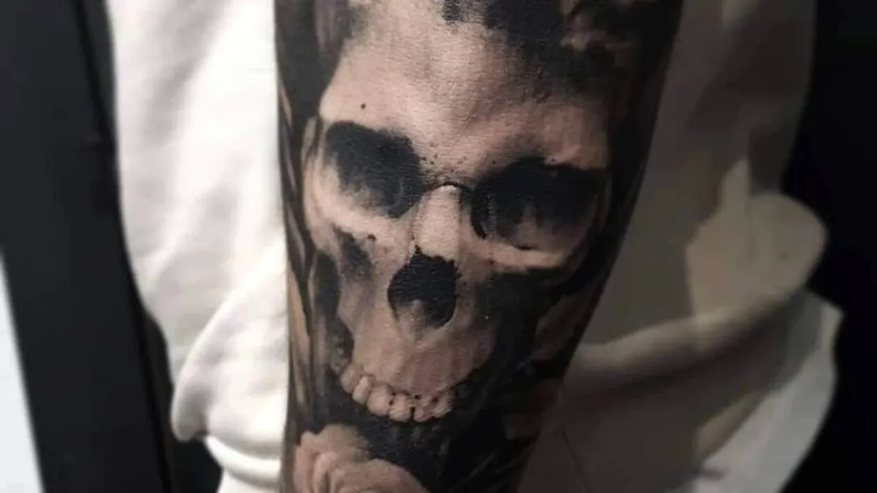 Tot mai mulți români își fac tatuaje și piercing. Ce trebuie să știi înainte să alegi un salon în București