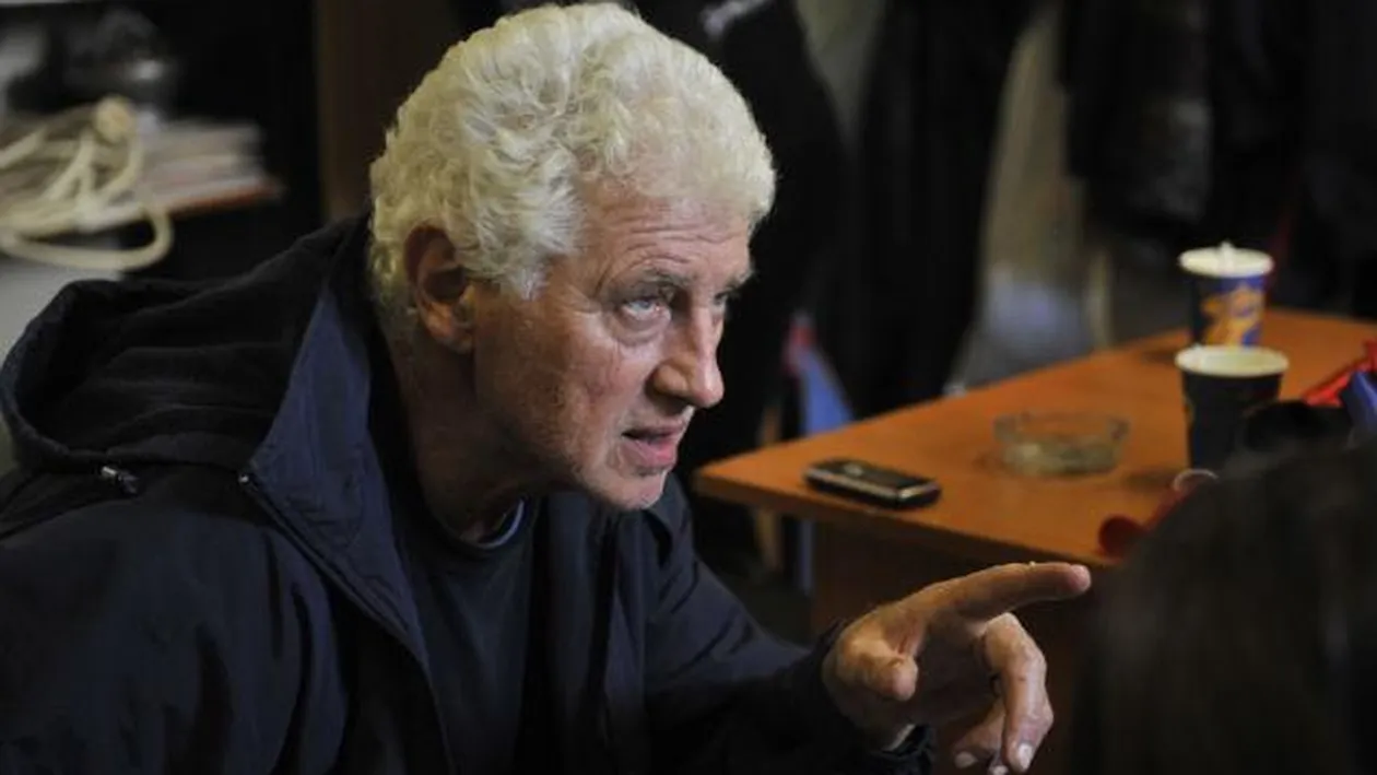 Cea mai grea lovitura din viata lui! Nici CANCERUL nu l-a daramat asa! Cat de nemernic trebuie sa fii? A primit vestea in spital