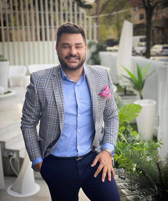 Valentin Burada s-a despărțit de iubita lui, Roxana Butnaru